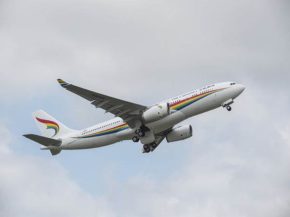 
La compagnie chinoise Tibet Airlines a discrètement rebaptisé sa marque en anglais pour devenir   Xizang Airlines », alig